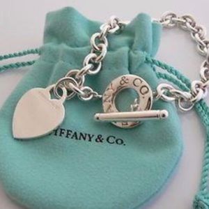TIFFANY & CO Toggle Heart Bracelet